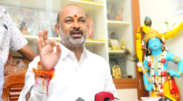 మీడియా సంస్థలపై కేంద్రమంత్రి బండి పరువు నష్టం దావా