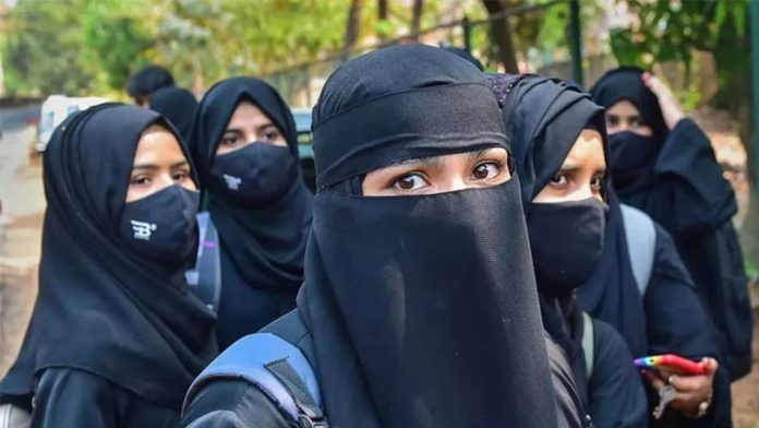 కర్ణాటకలో హిజాబ్పై నిషేధం ఎత్తివేత..