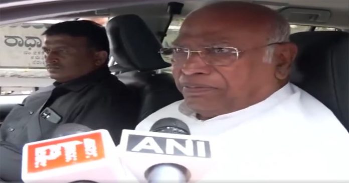 ఆర్థిక సవాళ్లపై మోడీకి ముందు చూపులేదు: మల్లిఖార్జున ఖర్గే