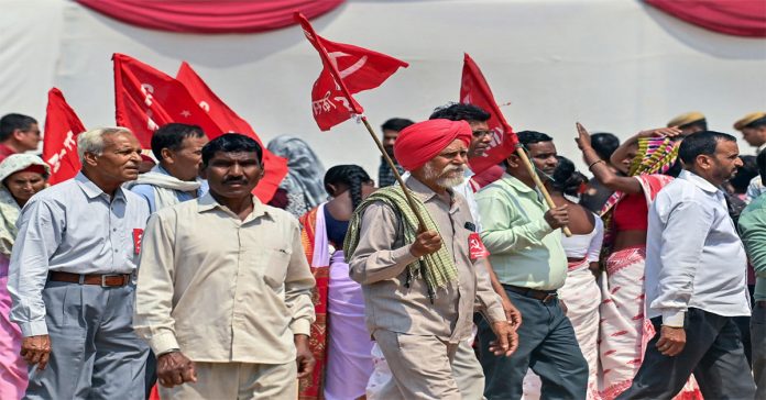 Tamil Nadu: Left Front leads in five constituencies.