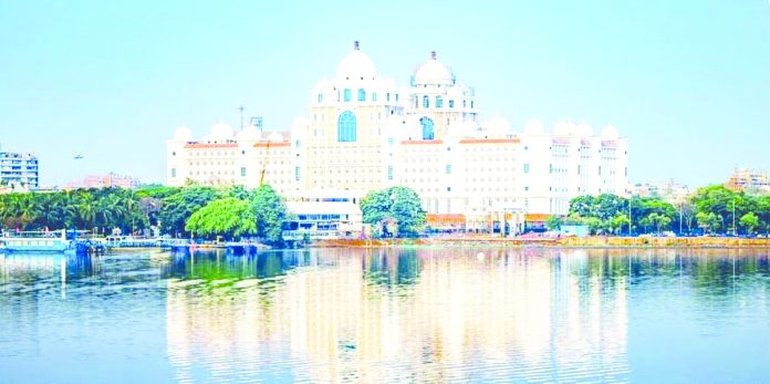 అంచనాలు ఘనం… ఆదాయం స్వల్పం