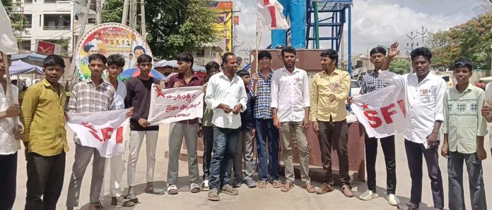 Notebooks and blankets must be provided to hostel students immediately.