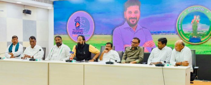 మంత్రి ఉత్తమ్ తో కలిసి సమావేశంలో పాల్గొన్న ఎమ్మెల్యే తోట