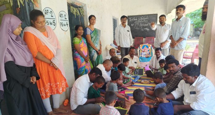 బస్వాపూర్ విద్యార్థులకు అక్షరాభ్యాసం
