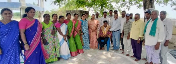 ఊర్లోని పిల్లలంతా సర్కార్ బడికే..
