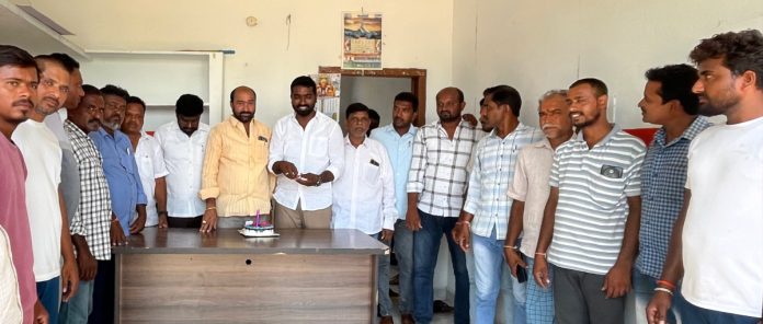 ఘనంగా రాహుల్ గాంధీ జన్మదిన వేడుకలు