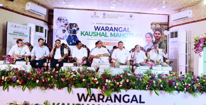 గురుకుల కార్యదర్శికి ఎస్‌ఎఫ్‌ఐ వినతి