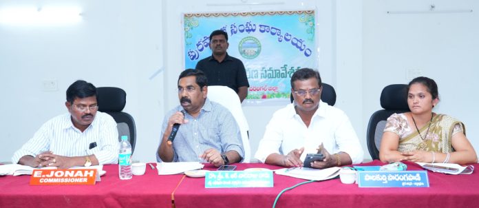 వర్ధన్నపేట తొలి కౌన్సిల్ సమావేశం..అభివృద్ధి పనులకు ఆమోదం