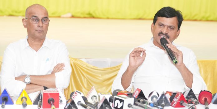 సాగులో ఉన్నోళ్లకే పట్టాలు