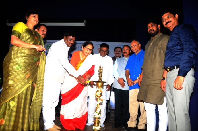బాల కార్మిక వ్యవస్థను నిర్మూలించాలి