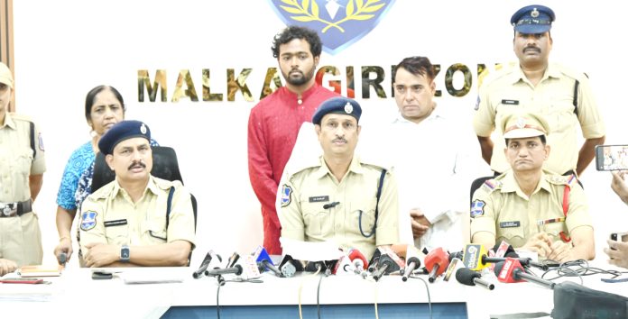 Massive fraud in the name of double-bedroom houses