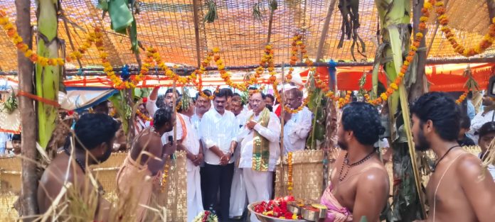 పరకాలలో ఘనంగా గ్రామ దేవతల విగ్రహ ప్రతిష్టాపన