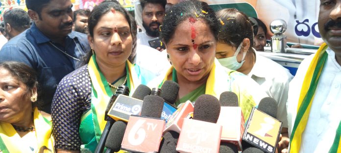 ఉచిత విద్య, వైద్యమే టీఆర్ఎస్ లక్ష్యం: కవిత