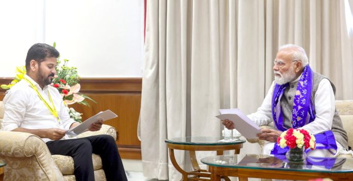 రాష్ట్ర ప్రాజెక్టులకు కేంద్రం సహకరించాలి