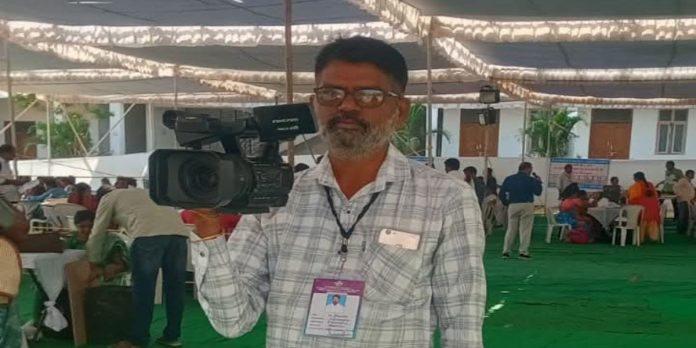 సర్పంచ్ ఎన్నికల్లో విధులు..వీడియోగ్రాఫర్లకు అందని వేతనాలు