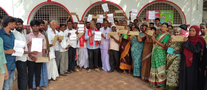 నిమ్జ్ పేరిట బలవంతపు భూ సేకరణ ఆపాలి