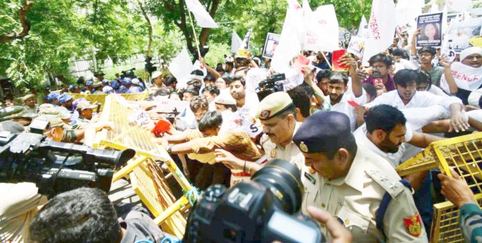 ధర్మేంద్ర ప్రధాన్ రాజీనామా చేయాల్సిందే