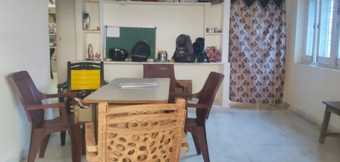 The story about the Aleru Excise Office is false.