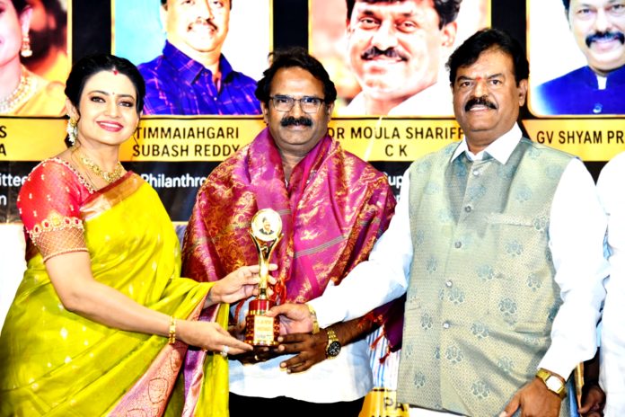 పరిశ్రమలో అవకాశాలు కల్పిస్తాం