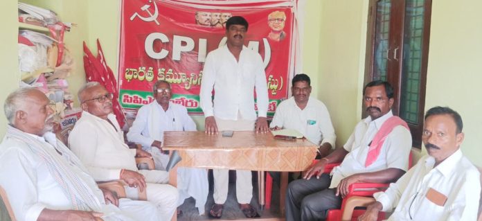 పెంచిన పెట్రోల్, డీజిల్, గ్యాస్, ఎరువుల ధరలను వెంటనే తగ్గించాలి