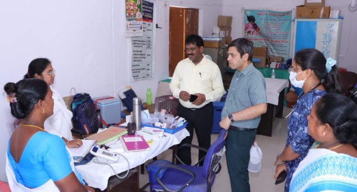 జిల్లా కలెక్టర్ ఆకస్మిక పర్యటన