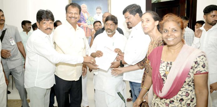 Cabinet sub-committee must submit report on journalists' housing plots soon.
