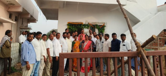 ఘనంగా ఇందిరమ్మ ఇంటి గృహప్రవేశాలు