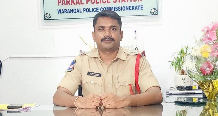 సేవా పథకం’ పురస్కారానికి ఎంపికైన సీఐ క్రాంతి కుమార్
