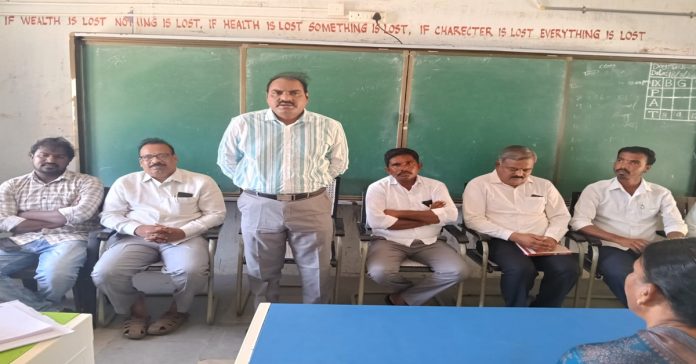 Government schools must be strengthened.