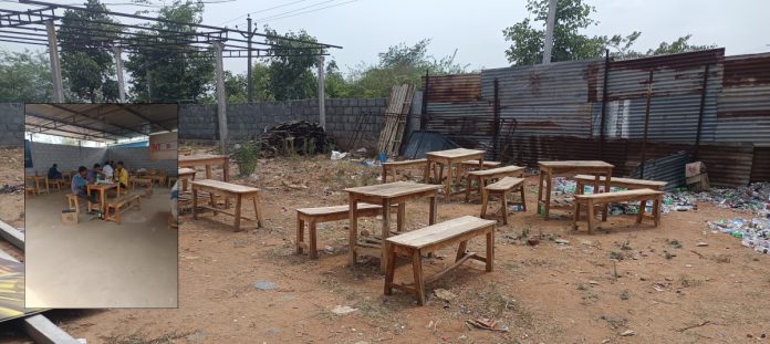 పర్మిట్ రూమ్స్ @ ‘బార్స్’…