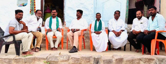 పార్టీ నాయకుల కుటుంబాలకు అండగా ఉంటా: మాజీ ఎమ్మెల్యే షిండె