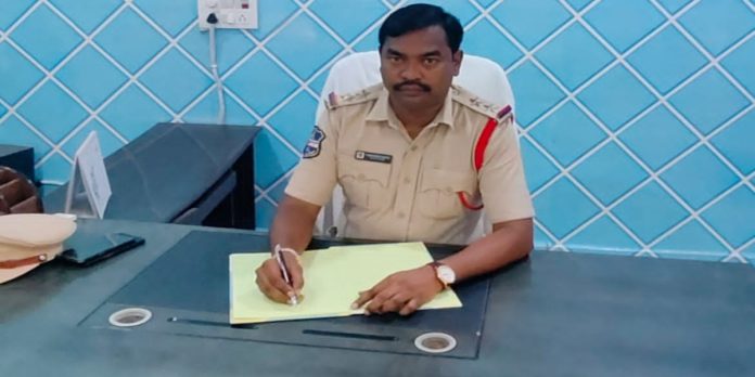 Mahender Kumar as Koyyuru SI