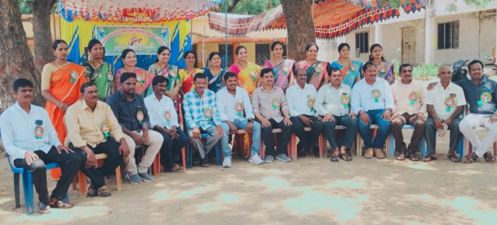ఘనంగా పూర్వ విద్యార్థుల సమ్మేళనం