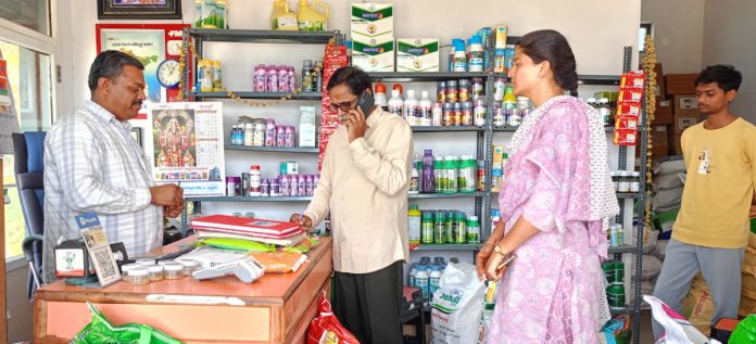 రైతులకు సరిపడా యూరియా అందుబాటులో ఉంది