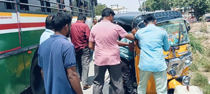 ఆలేరు పెద్దవాగు బ్రిడ్జి పునర్నిర్మాణ పనులకు మోక్షం ఎప్పుడో.?