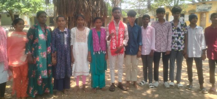 ప్రభుత్వ పాఠశాలల సమస్యలు పరిష్కరించాలి