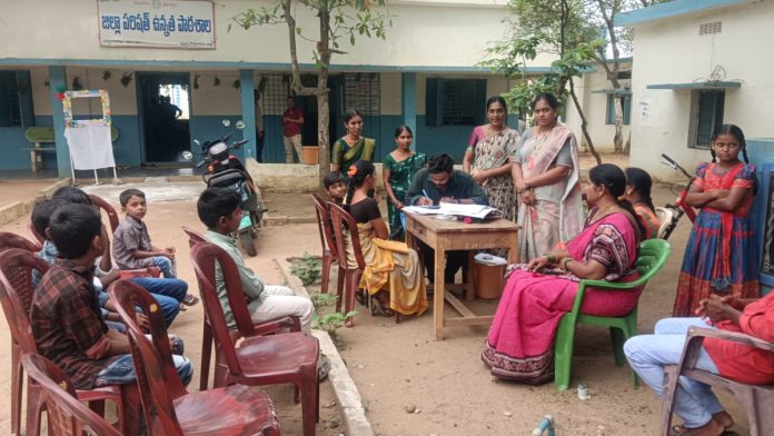 ప్రభుత్వ పాఠశాలల మధ్యే చేరికల పోటీ