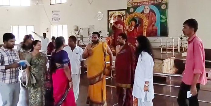 బాసరలో బాలాలయం ఏర్పాటుకు స్థల పరిశీలన