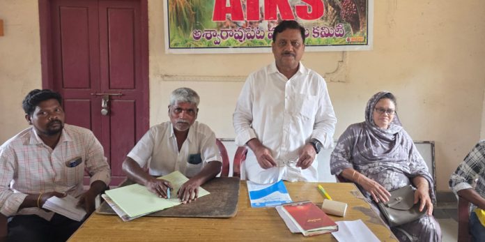 రైతులకు నేరుగా ఎరువులు అందించాలి