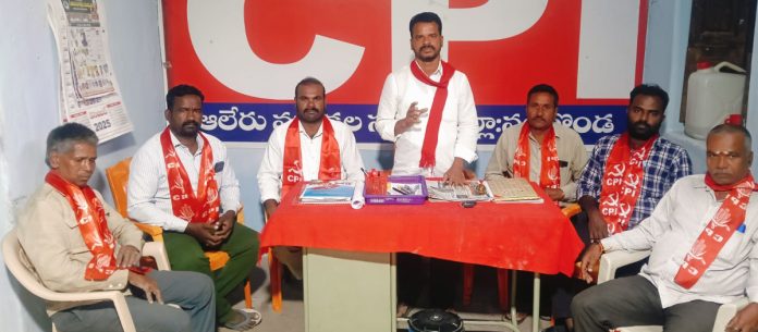 అర్హులైన పేదలకు కొత్త పెన్షన్లు మంజూరు చేయాలి