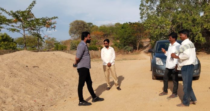 సంగెంలో సీజ్ చేసిన ఇసుక వేలం