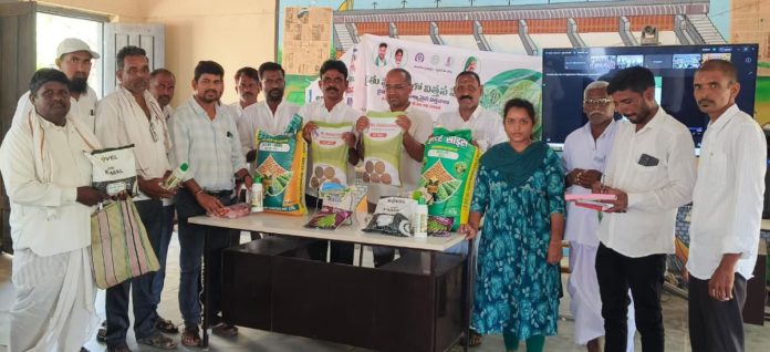 మద్నూర్ రైతు వేదికలో కిసాన్ విత్తన మేళా