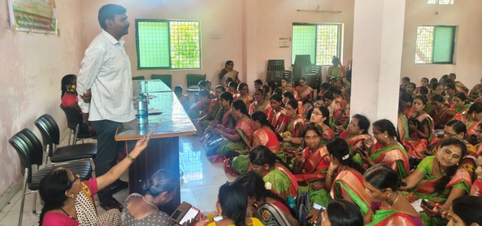 ఎన్ హెచ్ టి ఎస్, పోషణ ట్రాకర్ యాప్ పై అంగన్వాడీలకు అవగాహన