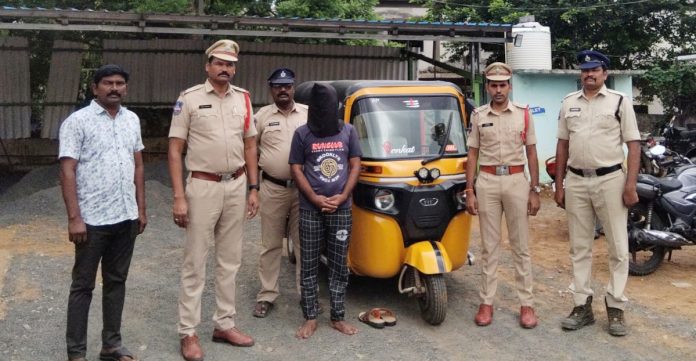 Police solve auto-rickshaw theft case.