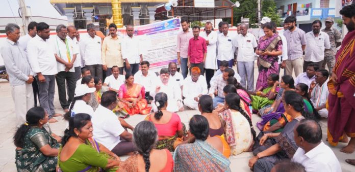BLOOs must visit every family: Minister Ponnam
