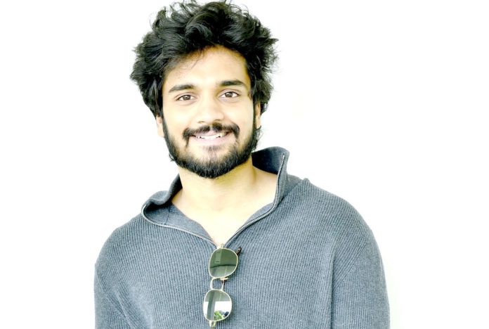 ప్రేమలో పూర్తిగా మునిగిన కుర్రాడి కథ