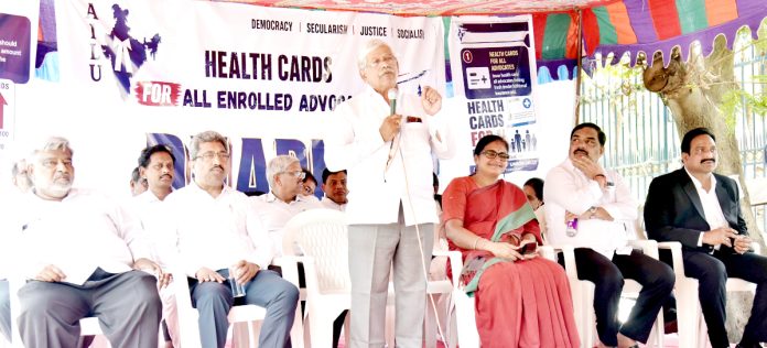 న్యాయవాదుల సంక్షేమానికిరూ. 500 కోట్లు కేటాయించాలి
