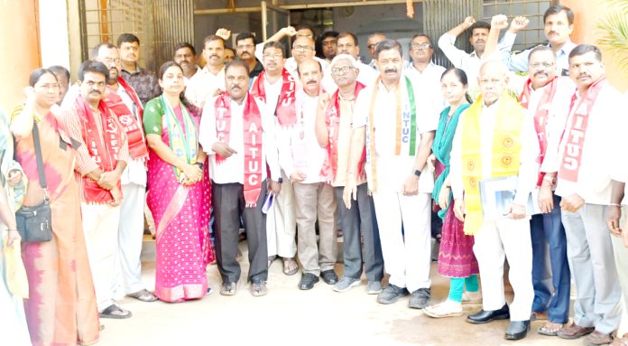 నాలుగు లేబర్ కోడ్ లురాష్ట్రంలో అమలు చేయొద్దు