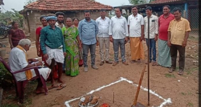 రుద్రారంలో ఇందిరమ్మ ఇండ్లకు భూమిపూజ