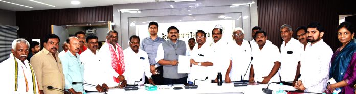 Talks between the government and civil supplies hamali unions postponed.